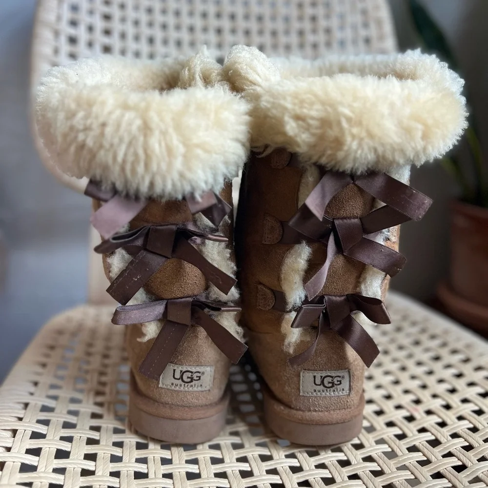 UGG Australia Bailey Bow Tall Boots Women’s 4 / Youth 3 Brown Sheepskin Winter